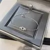 Fecho de ferradura V-ouro mini totalmente cravejado em diamante corrente torcida Fred precisão CNC pulseira de ouro rosa 18K para mulheres versátil