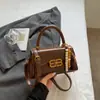 Bolso Pequeño de Mano Cruzado para Hombro para Mujer Estilo Coreano Moda Invierno 2025 Nuevo Bolso de Mano de Moda para Viajes