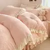 Otoño e Invierno Estilo Princesa Tallado Terciopelo de Leche Juego de Cuatro Piezas para Cama Coral Terciopelo Ropa de Cama Funda de Edredón de Terciopelo Doble Cara Sábanas con Forro Polar