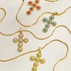 Collar con Cadena para Clavícula Cruz de Acero Inoxidable Chapado en Oro, Corazón de Amor Retro Europeo Micro-Pavimentado con Circonita, Accesorios de Lujo Ligero y Acabado de Alta Gama