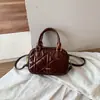 Bolsa de Bordado Fio Super Quente Nicho Feminina 2026 Novo Estilo Moda Versátil Bolsa Transversal Exquisite Bolsinha de Mão Almofada Pequena Quadrada