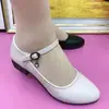 Zapatos de vestir de cuero suave para mujer, nuevo modelo otoño 2026, zapatos tipo mamá de cuero suave con una correa, zapatos Mary Jane con suela suave antideslizante