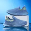 Zapatos Infantiles 2026 Verano Nuevos sin Cordones Transpirables Tejido de Malla Fly Knit Ligeros Unisex para Niños Zapatos Deportivos Casuales de Moda