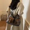 Bolso casual retro de gran capacidad, mochila de alta moda para mujer, novedad de otoño 2026, bolso de hombro y cruzado para el día a día