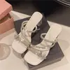 Sandalias de Tacón Grueso para Mujer, Nuevo Estilo Verano 2026, Adecuadas para Combinar con Vestidos, Tacón Medio, Pedrería, Estilo Francés, Sandalias de Deslizamiento Estilo Hada para Uso en Exteriores