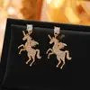 Brincos de Tarraxa de Zircônia com Pônei Tendência no TikTok com um Toque de Luxo, Brincos de Moda Exquisitos com Personalidade, Brincos Versáteis de Design Exclusivo para Mulheres