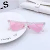 Gafas de sol infantiles triangulares invertidas transfronterizas para niños y niñas, gafas de sol geniales y modernas para niñas, gafas con protección solar anti-ultravioleta, moda