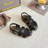 Sandalias de Diadema de Moda para Niños 2026 Verano Nuevas Sandalias Tipo Birkenstock Estilo Coreano para Niñas Zapatos de Playa de Suela Suave para Niños Modernas