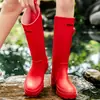 Botas de Lluvia de Caña Alta Transfronterizas para Mujer, Suela Gruesa, Cómodas, Antideslizantes, Estilo Europeo y Americano para Exterior, Zapatos de Agua Versátiles, Zapatos Antideslizantes para Lavar el Coche para Mujer