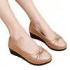 Zapatos Casuales de Cuña Transpirables de Color Sólido en Stock al por Mayor, Zapatos Cerrados para Mamá, Zapatos de Mujer de Caña Baja de Moda para Primavera y Otoño