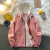 Abrigo para hombre de dos piezas falsas Primavera y Otoño Nueva Llegada Estilo Hong Kong ins Marca de Moda Guapo Juventud Moda Chaqueta con Capucha Ropa de Hombre