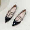 W925-3 Bailarinas de Cadena con Remaches Color Nude Punta Fina Zapatos de Mujer 26 Nuevos Boca Baja Suela Suave Tacón Bajo