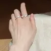 Anillo elegante con acabado cepillado para mujer, versátil para apilar, anillo de lujo ligero exquisito estilo ins, popular en Xiaohongshu, anillo de moda para el dedo índice
