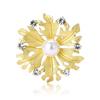 Broche de aleación con diamantes de imitación para mujer, broche de flor mate, exquisito y creativo, para traje, suéter, ramillete, joyería