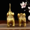 Auspicioso y auspicioso elefante de bronce artesanal en color cobre para decoración del hogar en la sala de estar o la entrada