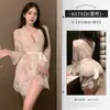 Feimu Yuying Bata de Noche con Ribete de Encaje Satinado Zy6171 Lencería Sexy Sensual Hogar Deseo Puro Transparente