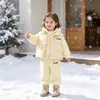 Conjunto Infantil Outono/Inverno 2026 Novo Estilo Bebê Casual Colete Quente Crianças Manga Longa Mais Veludo Conjunto de Três Peças Tendência Dropshipping