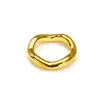 Anillo de Acero de Titanio Elegante con Forma de Ola Asimétrica de Nicho Transfronterizo Europeo y Americano para Mujer, Pulsera Sencilla y Versátil Estilo Pareja Oro de 18K
