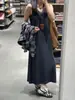 Conjunto casual estilo coreano para un estilo urbano fácil: Vestido sin mangas de cuello en U en gris, adecuado tanto para llevar solo como debajo de otra prenda