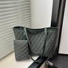 Bolso Colgante Pequeño Acolchado de Gran Capacidad 2025 Casual y Elegante Nuevo Bolso Tote de Hombro Único de Estilo Coreano Casual Simple para Mujer