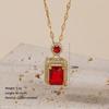 Collar femenino Red Red Esmeralda Zirconia Nicho Pendientes Colgante de alto grado Sentido Traje Sin Decoloración Cadena de clavícula de acero de titanio para mujer