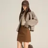 Falda Corta Estilo Coreano Gris Oscuro Ajustada al Cuerpo para Mujer Otoño 2026 Nueva de Cintura Alta Adelgazante Favorecedora de la Figura Falda de Línea A Anti-Exposición