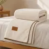Nueva manta multifuncional de doble cara de imitación cachemir de alto gramaje, amigable con la piel y engrosada, adecuada para todas las estaciones, uso en el hogar, sofá y manta para siestas