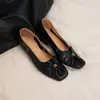Zapatos Mary Jane para Mujer de Piel de Vaca Genuina Estilo Vintage Francés con Hebilla de Anillo Metálico, Punta Cuadrada, Diseño Fruncido, Tacón Grueso