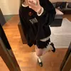 Moletom Gola Redonda com Estampa de Rosa Retrô para Mulheres 2025 Novo High Street Americano Solto Estilo Coreano Top Pulôver Preto