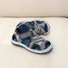Sandalias para Niñas 2025 Primavera/Verano Nuevo Estilo Zapatos Deportivos de Playa Cerrados para Niños Zapatos de Agua para Niños Color Caramelo Zapatos de Exportación