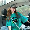Hermosa Camiseta Holgada de Algodón con Tie-Dye Colorido para Mujer Ins Dibujo Animado Gato Graffiti Largo Medio Reductor de Edad Versátil Top de Manga Corta