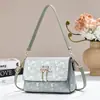 2026 Nueva Bolsa Cruzada tipo Cartera con Estampado de Letras, Bolsa Cuadrada Pequeña, Stock de Fábrica, Dropshipping de una Pieza, Bolso de Hombro Versátil para Mujer