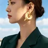 Pendientes geométricos de letra C de estilo retro, minimalista, exagerado y de moda, en forma de semicírculo, un artículo popular en Amazon para ventas transfronterizas en Europa y EE. UU.
