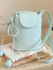 Bolsa Pequena Tendência Popular Transfronteiriça para Mulheres 2026 Verão Nova Moda Versátil Bolsa de Ombro Transversal Exquisite Bolsa para Celular