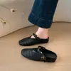 Mules de cuero suave con puntera calada, sandalias de suela plana, calzado de exterior, medias pantuflas de punta cerrada, sandalias, tejidas, temperamento retro francés