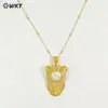 Wt-Jn329 Colgante de Latón Calado Estilo Palacio Retro Perla de Agua Dulce Incrustada Joyería Personalizada Collar para Suéter