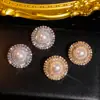 Pendientes Cruzados Transfronterizos Europeos y Americanos de Flor de Zirconia y Botón de Perla de Cobre Vintage, Pendientes Versátiles de Moda de Lujo Ligero de Gama Alta