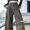 Calças de trabalho e jeans estilo americano com estampa de leopardo para mulheres, novo modelo 2026, cintura alta, corte solto, emagrecedor, calças casuais de perna reta para pessoas baixinhas