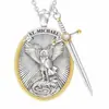Collar con Colgante de San Miguel para Hombre Aleación Plateada y Dorada con Intrincado Diseño de Arcángel Miguel Escudo y Espada Cadena de 55 cm Perfecto para Joyería Religiosa y Moda Simbólica