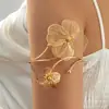 Pulsera Abierta Elegante con Diseño Floral Estilo Transfronterizo Europeo y Americano para Mujer, Pulsera de Pétalos de Verano Nueva de Moda Estilo Callejero con Sentido de Diseño