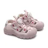 Sandalias Deportivas para Niñas 2026 Verano Nuevas Zapatos de Playa de Suela Suave Zapatos de Exterior para Niños Zapatos Casuales Versátiles y Ligeros