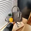 Bolsa de Mujer Transfronteriza 2026 Nueva Primavera/Verano, Gama Alta, Moderna, Súper Popular, Bolso Exquisito, Bolso de Hombro de Almohada de Moda