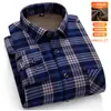 Popular Camisa Masculina Quente de Inverno com Veludo Engrossado de Manga Longa Xadrez Roupa Casual para Pais de Meia-Idade e Idosos