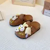 Pelúcia de Ursinho Fofo Sapatos Bokken Chinelos Fechados para Mulheres Uso Externo Primavera Feios Fofos Slip-Ons Meio-Chinelos Populares Deste Ano