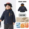Chaqueta de invierno para niño estilo europeo derecho, parte superior forrada de polar, colección de invierno, ropa infantil engrosada y cálida, ropa de invierno para niños y bebés