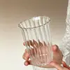 Taza de Vidrio de Gran Capacidad con Patrón de Rayas Verticales, Taza Mezcladora de Alto Borosilicato Resistente al Calor y al Frío, Taza Especial para Té de Leche, Café y Bebidas de Bar