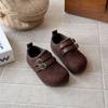 Sapatos de Couro para Meninas 2026 Outono Novo Estilo Sapatos Birkenstock Infantis Sola Macia Sapatos de Princesa para Menininhas Sapatos Individuais para Crianças Pequenas Mocassins