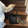 Bolso de Mano de Cuero Aceitado y Encerado Estilo Retro para Mujer Nuevo de Gran Capacidad para el Trabajo y el Viaje Diario 2025 El Más Fácil de Combinar Bolso de Hombro Casual de Otoño