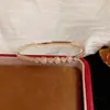 Pulsera Redonda de Diamantes Transfronteriza Retro Europea y Americana para Mujer Personalizada Moda Lujo Ligero Diseño Versátil Joyería al por Mayor