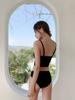 Traje de baño de una pieza estilo coreano simple sexy hueco pecho pequeño tirantes de hombro puros corte bajo traje de baño para mujer